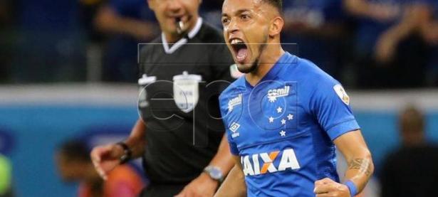 米兰体育培训-墨西哥足球队在比赛中实现逆转胜利