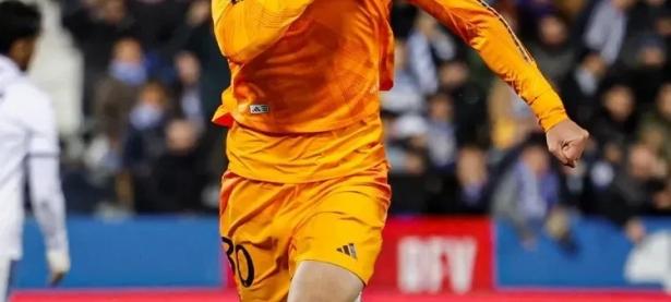 阿贾克斯逆袭皇马，淘汰巧克力城