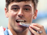 米兰体育视频-英国选手勇夺跳水男子项目冠军