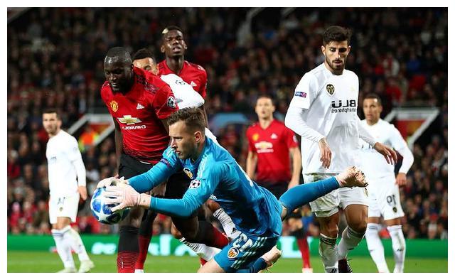 包含广州恒大遭遇争议判罚,球迷呼吁公平裁判的词条 包含广州恒大遭遇争议判罚,球迷呼吁公平裁判的词条