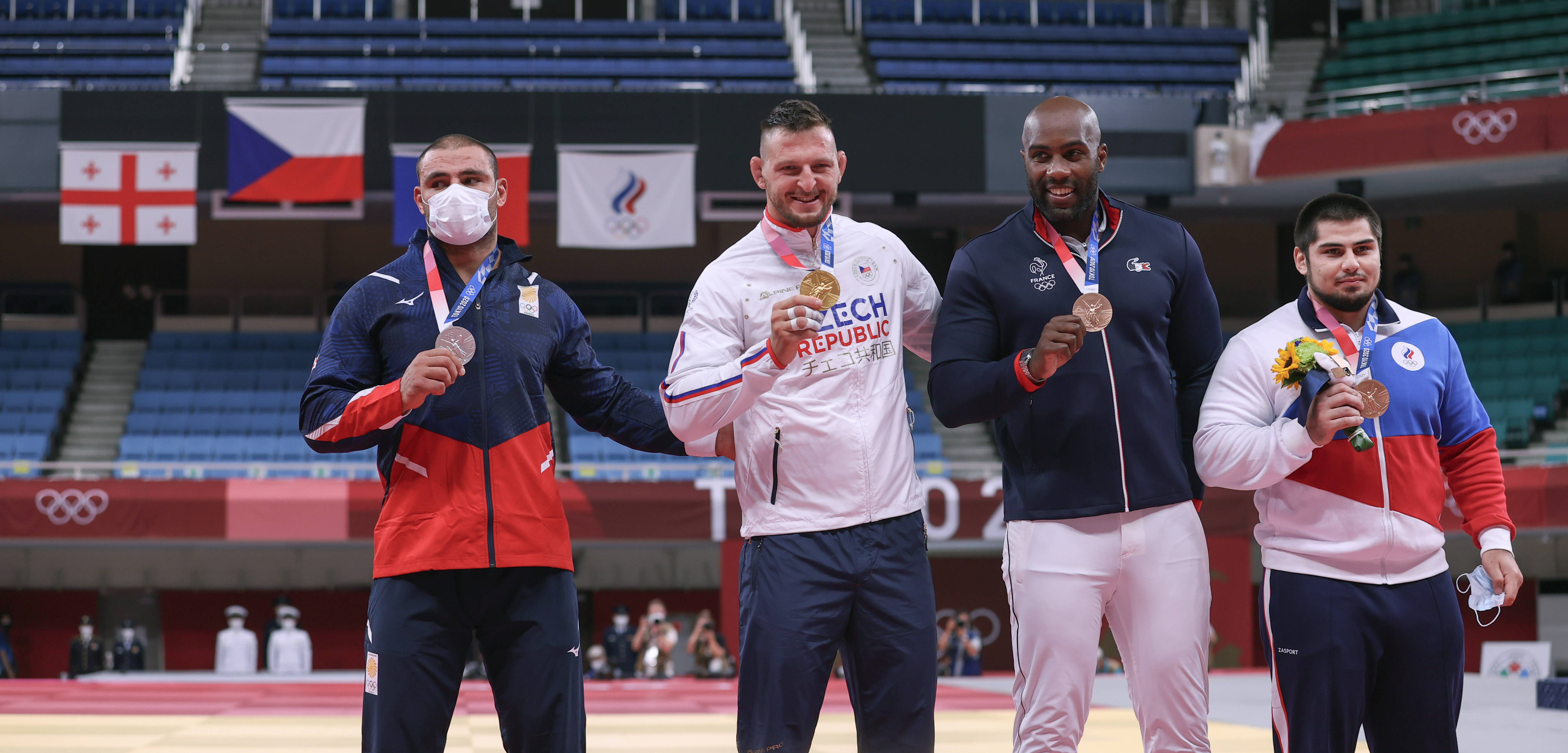 克罗地亚柔道选手迈步向前,一往直前 克罗地亚柔道选手迈步向前,一往直前