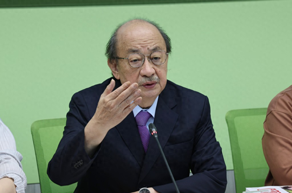 包含阿尔梅里亚队员言论引发争议的词条