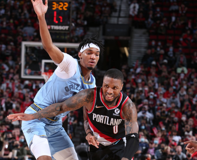 包含开拓者大胜灰熊，利拉德飙砍32分完成逆转的词条