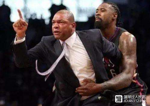 球队震荡：教练组调整战术，寻求突破的简单介绍