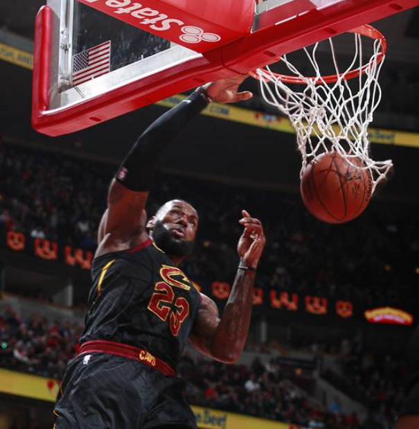 斯图加特外援闪耀，成为球队定海神针的简单介绍